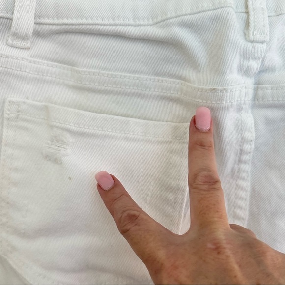 🎉Time And Tru White Denim Shorts Size 4 Distressed - Picture 6 of 10